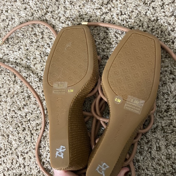 NWOT Antonio Melani wrap around the ankle, nude strappy wedges - size 8.5 - Picture 7 of 7